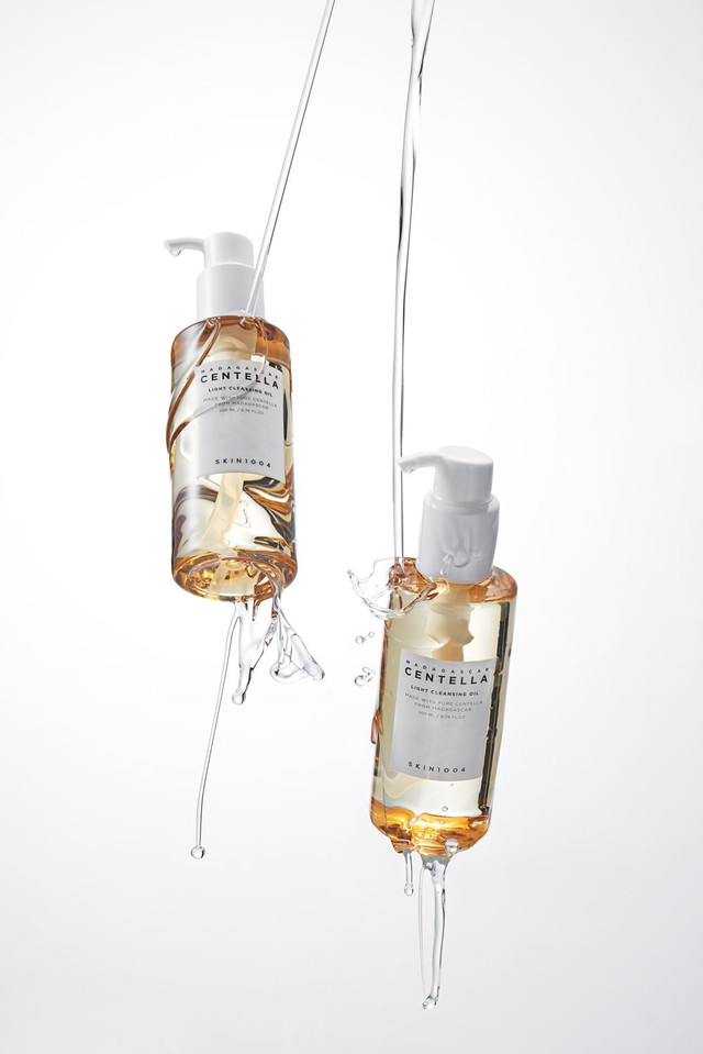 Skin1004 Madagascar Centella Light Cleansing Oil 200ml - Image 2